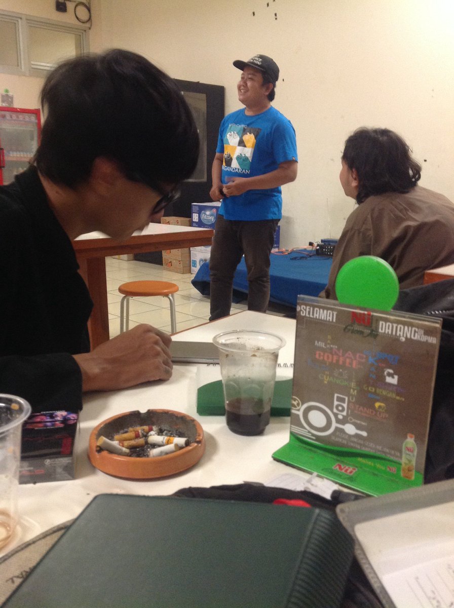 StandupUIN_SGD's tweet photo. Comic terakhir ada @burhanudinhbb #openmicuin https://t.co/M8NK2NGjaa