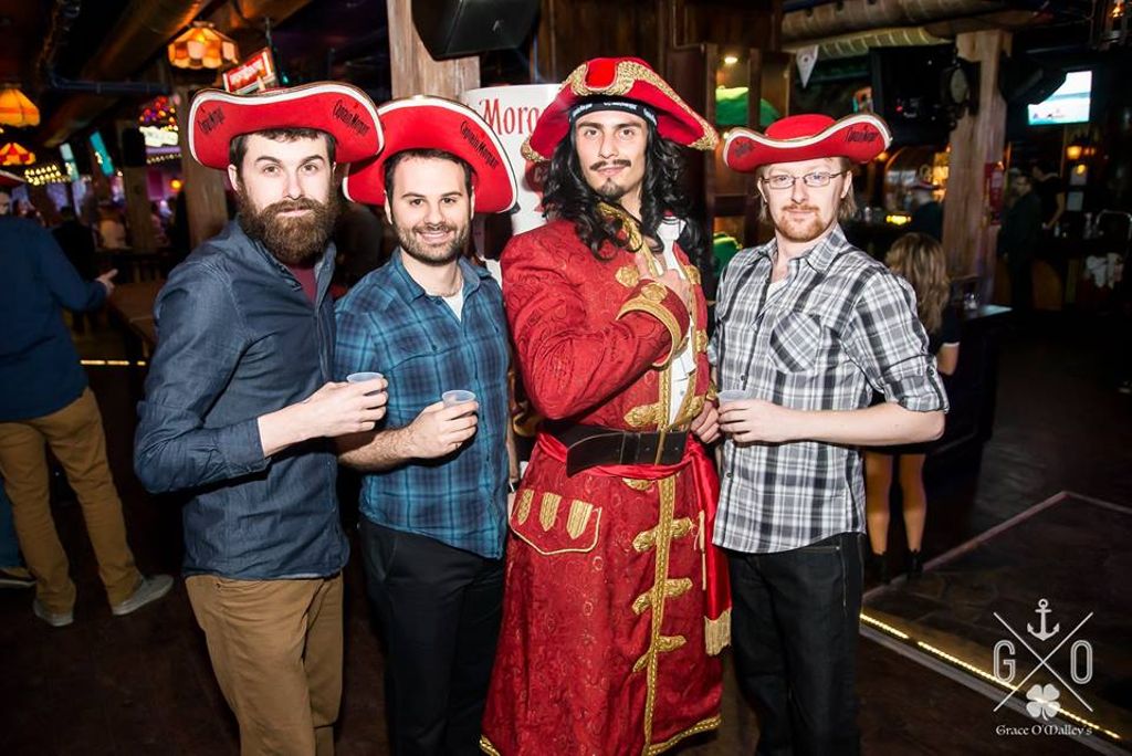 GraciesToronto's tweet photo. When your bar is based on a real life pirate, it's not unusual to see 'em kickin' around. β οΈπΊ Student Night TONIGHT! #GraciesTO https://t.co/CcyeFfImjZ