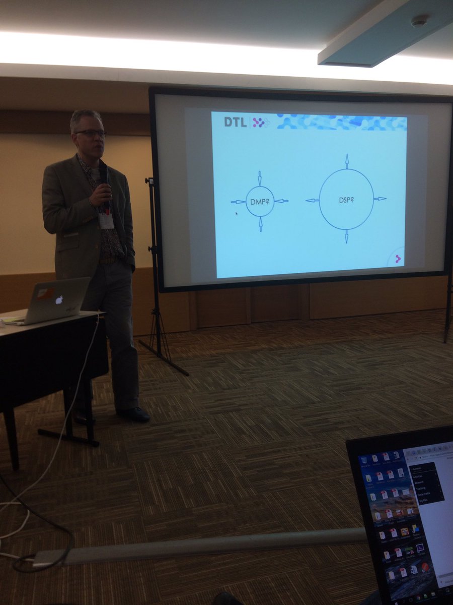 celia_vgelder's tweet photo. @rwwh explaining difference between #datamanagement and #datastewardship @dtl_nl @elixir_nl #ELIXIR17 https://t.co/wEsMCF2gmF