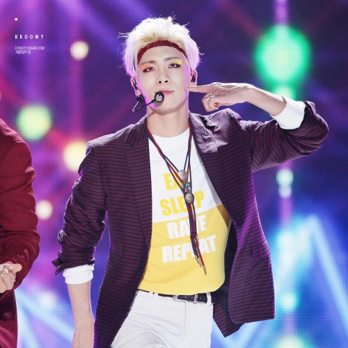 archivejonghyun's tweet photo. 150809 https://t.co/zkCKymUQuC