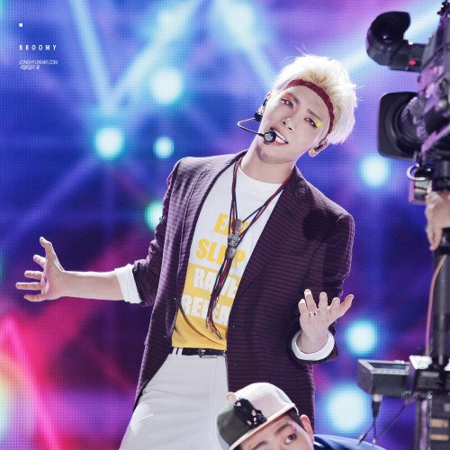 archivejonghyun's tweet photo. 150809 https://t.co/zkCKymUQuC