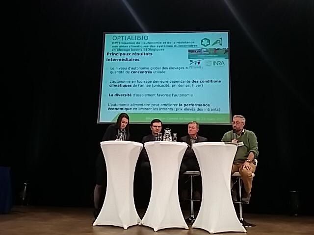 laurentgerault's tweet photo. Table ronde CB @LoireBretagne 
l'agriculture face au #changementclimatique 
Enjeux, leviers et perspectives
"Sujet majeur en @paysdelaloire https://t.co/BBf7C3nf2y