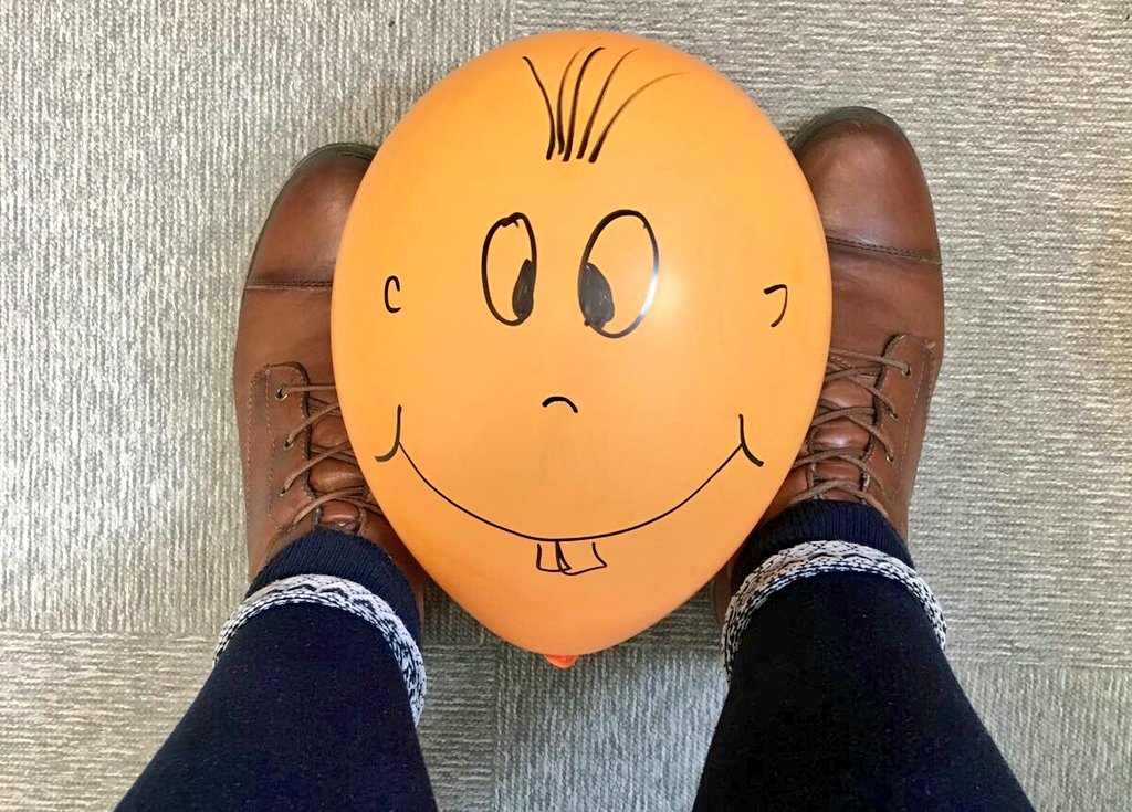 at_ConsAna's tweet photo. Das Schuhwerk unser #Kollegen vom heutigen Tag...mal was anderes twittern #Schuhe https://t.co/17LlxcJapY