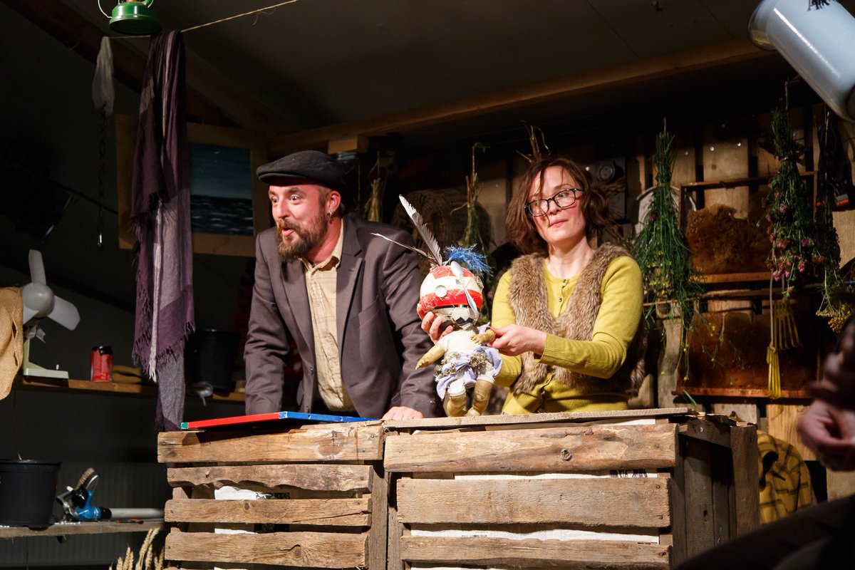 Smulitis's tweet image. 27. maijā DDT izrāde BLĒŅAS UN PASAKAS viesosies Durbē - ejuz.lv/viesizrades Tepat Rīgā tiekamies 30. aprīlī! - bit.ly/BlenasBP