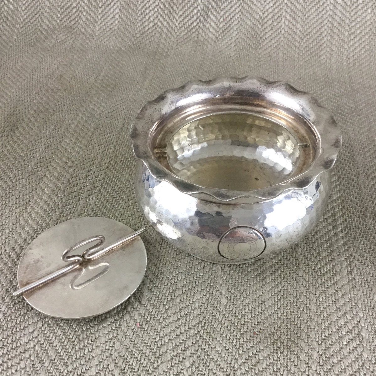 PahlaviLondon's tweet photo. Antique Union Castle Shipping Line Ash Tray #Nautical #UnionCastle #Shipping #Collectibles #Marine #ArtDeco https://t.co/Bw12RvJaX2? https://t.co/DksDeqP7TB