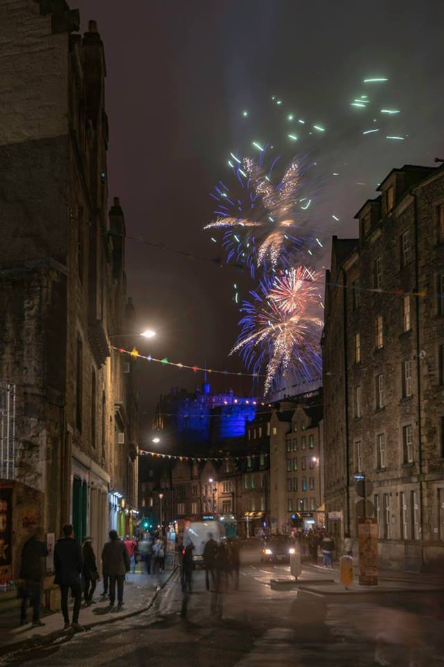 EdinCulture's tweet photo. 'Festival Nights' by Callum Ollason- #CaptureEdinburgh photo competition runner-up https://t.co/ulALH1sO81 https://t.co/tbnnXzR7jC