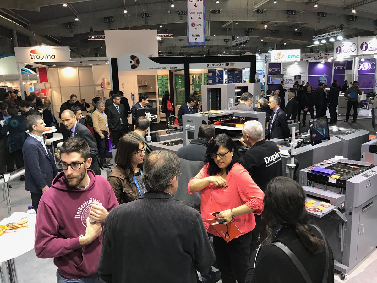 Duploint's tweet photo. Another busy day on the EMG Stand (E 564) at Graphispag @eymgrafica #graphispag #Graphispag2017 https://t.co/oGVDTJR5nu
