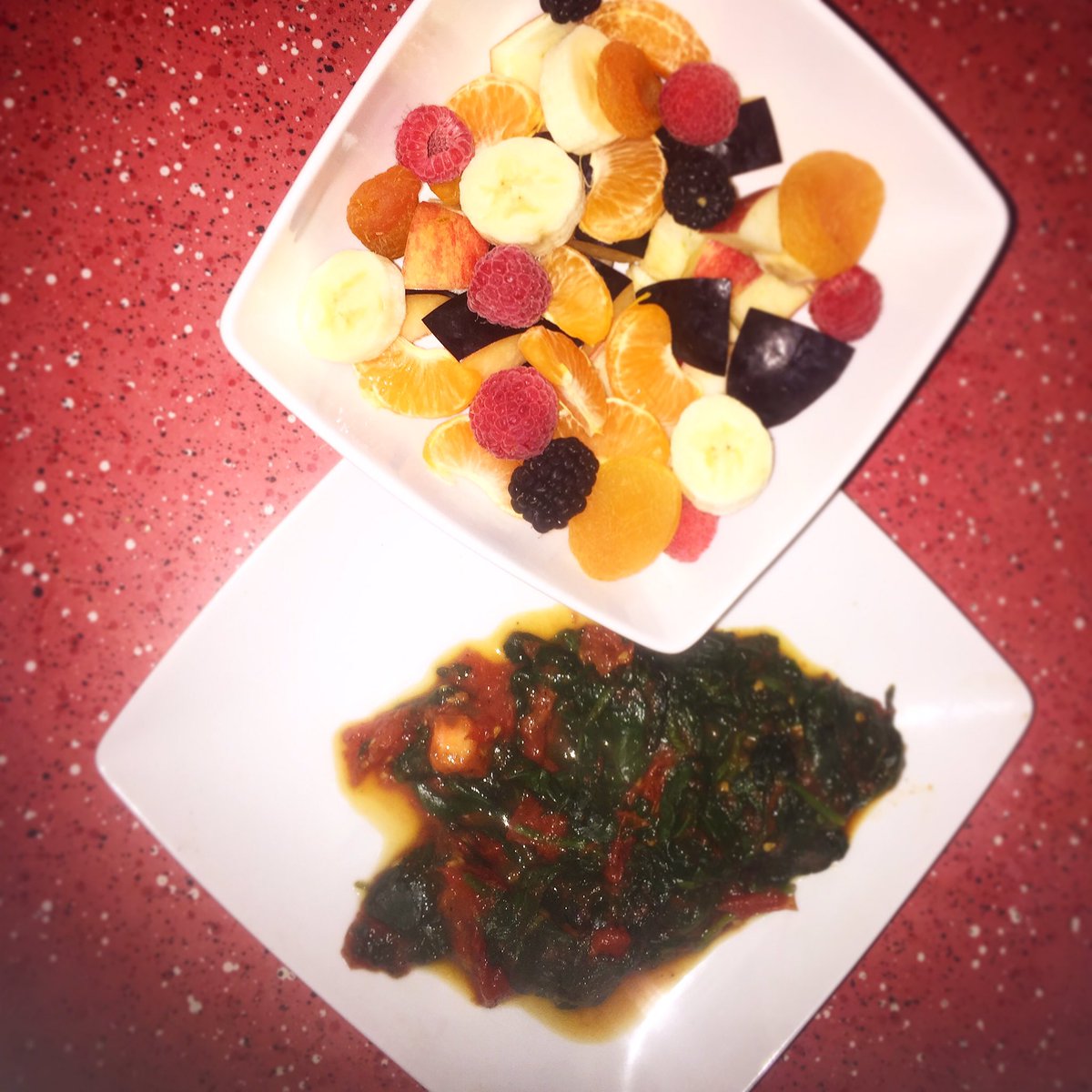 paprweight's tweet photo. Day 2 Dinner: Fresh fruit &amp; spinach sautéed with tomato, onion, &amp; garlic in #bonebroth 😋#7daycleanse #cleanseright https://t.co/6ka4e7nyFw