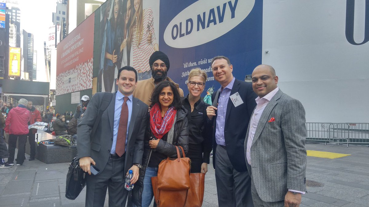 BobbyDohil's tweet photo. @teenapocket yes yes here you go ! NYC Crew @TimesSquareNYC  @LifeAtNOW #ServiceNowSelfie #ServiceNow #MEDSLED https://t.co/y3E5sxGddL