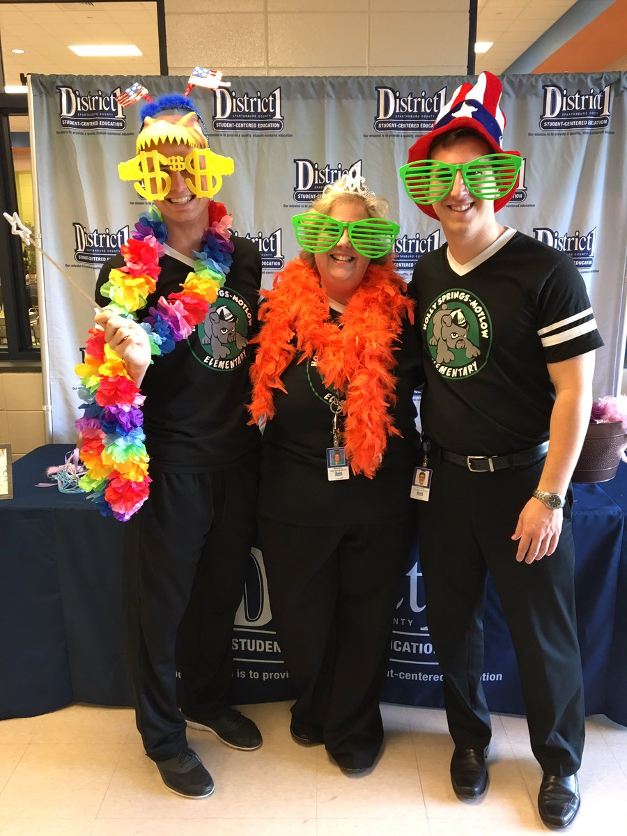 hsmbulldogs's tweet photo. #ABCatHSM #loveSCschools @infopublicd1 https://t.co/8PtgneSqik