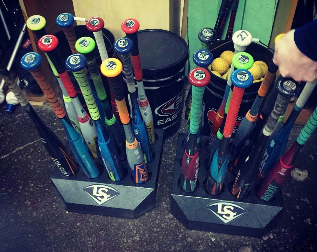 ZR27_znationHQ's tweet photo. Choose your weapon #sluggersp #ballgofar @sluggerSP @sluggernation @ryan_stevens24 @Flipper_25 @znationHQ https://t.co/teYFuhwxLF