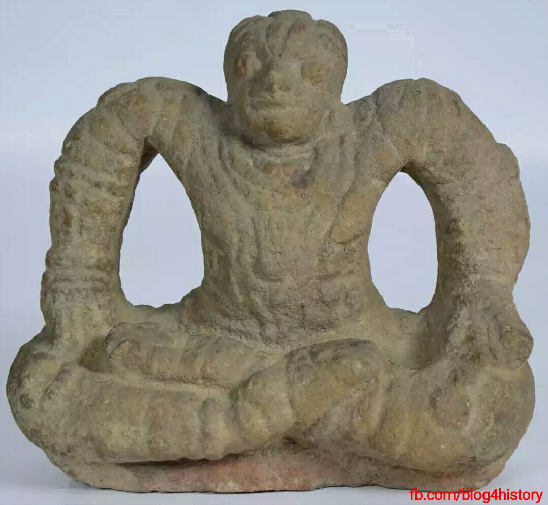 muz_blogspot's tweet photo. A #Yogi is getting famous since last few days ;)

So, Lets meet this stone figure depicting a Nath - Yogi

National Museum Delhi
13th cen MP https://t.co/nQmOPxpsiA
