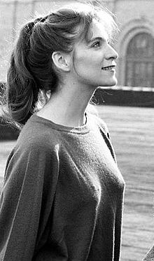 Happy birthday Amanda Plummer!   81 winner for A TASTE OF HONEY 