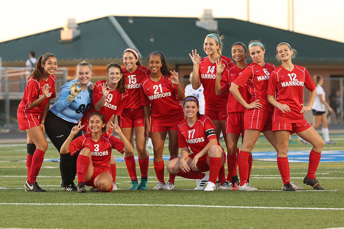 haley__riley's tweet photo. GAME DAY!! round 1 @ martin @ 7😁⚽️ https://t.co/lhkyquh2hZ