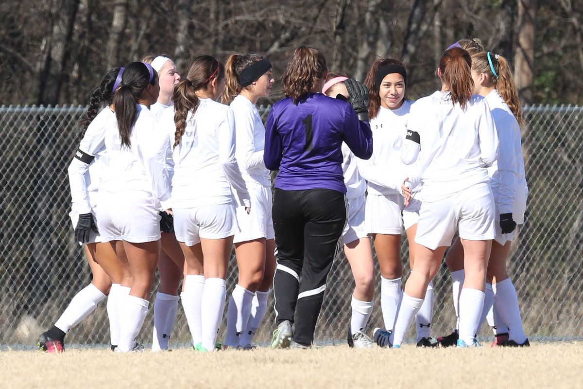 haley__riley's tweet photo. GAME DAY!! round 1 @ martin @ 7😁⚽️ https://t.co/lhkyquh2hZ