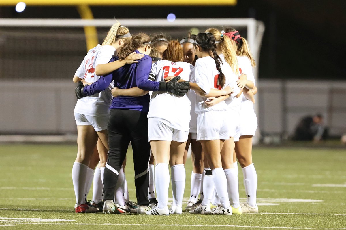 haley__riley's tweet photo. GAME DAY!! round 1 @ martin @ 7😁⚽️ https://t.co/lhkyquh2hZ