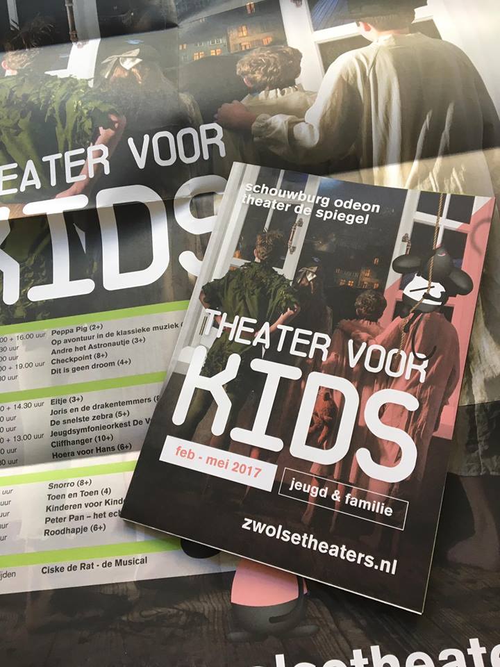 Hebben jullie de jeugdfolder gezien van <a href="/zwolsetheaters/">Zwolse theaters</a>? Met grote poster! #PeterPanNJMT #VliegtRechtJeHartIn #OdeonDeSpiegel #NJMTMUSICALS