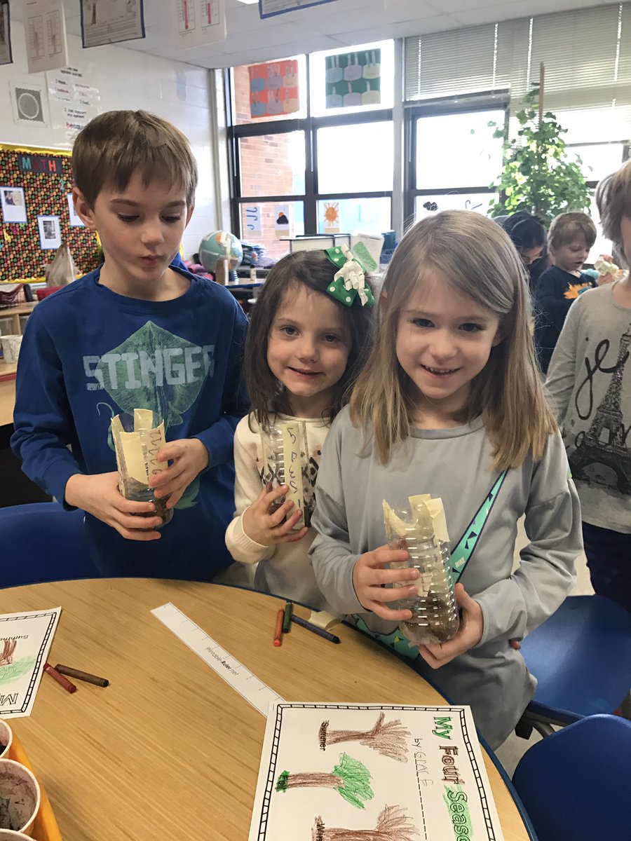 TTechie's tweet photo. Weather PBL... Kinder meteorologist getting ready for expo! @A2Steam @A2schools @A2STEAMLeader @TimmerShelby https://t.co/2g12cZLMOc