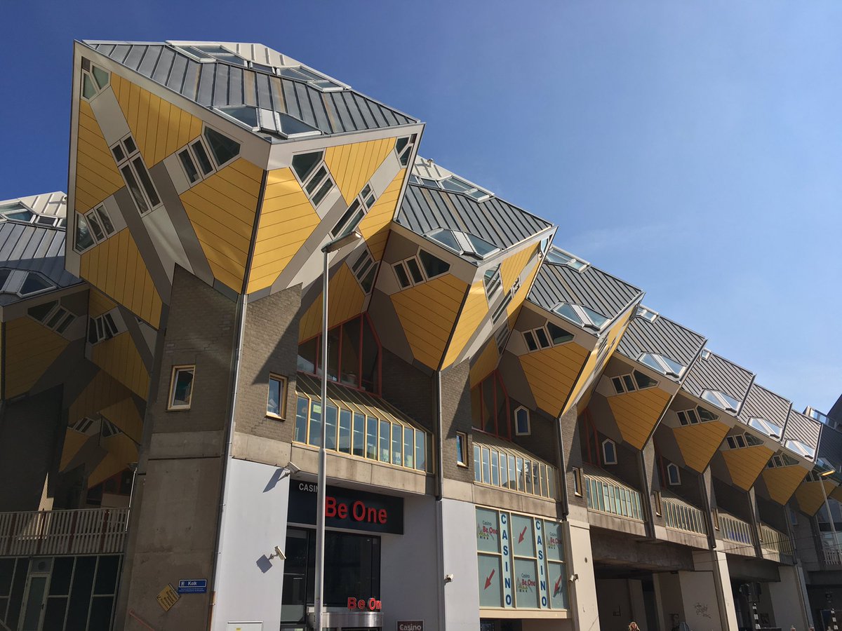 BrambiValentina's tweet photo. RT @Birragenda: Things to see (and to eat) when in #Rotterdam... #brodje #haring #cubehouses #markthall https://t.co/SybLuJpiId
