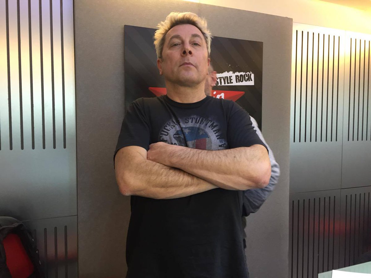 RevolverShow's tweet photo. What's happening there?! Non lo sappiamo ma sappiamo che siamo #onair su @VirginRadioIT fino alle16! @VIRGINRINGO @TokyDJ #Revolver https://t.co/Rb38RWoVVq