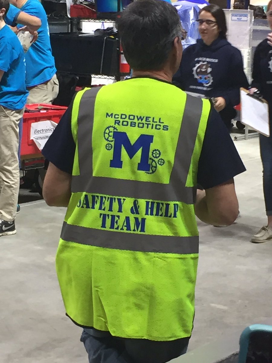 Mcd_Robotics's tweet photo. Safety First! #omgrobots #SmokeyMountainRegional #frc https://t.co/AQZGDUDj3F