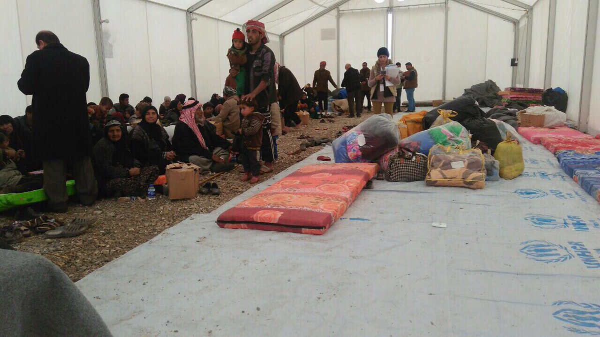 More w #Mosul families fleeing conflict arrive at @UNHCRIraq reception site, Nargizlia, Duhok