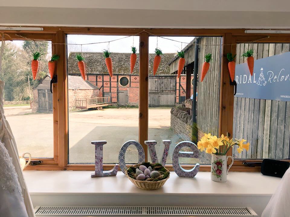 BridalRelovedR's tweet image. I just love our new carrot bunting!  What&apos;s up doc? #EasterBunny #windowupdate #spring