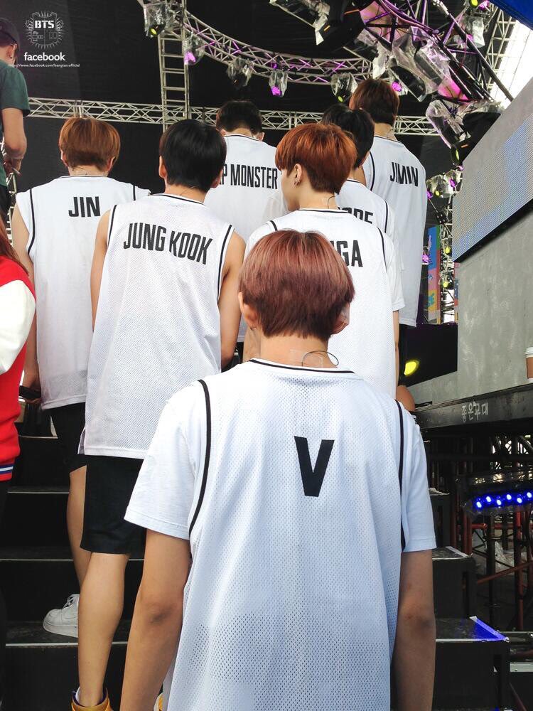 peanutfckn's tweet photo. พันห้าวันแล้วหรอ😭😭 ตอนนั้นยัง #BTS600Days อยู่เลย ขอบคุณที่มาเป็นบังทันนะ😭😭😭 รักกกกก #BTSARMY1500days https://t.co/OocWb1x4n2
