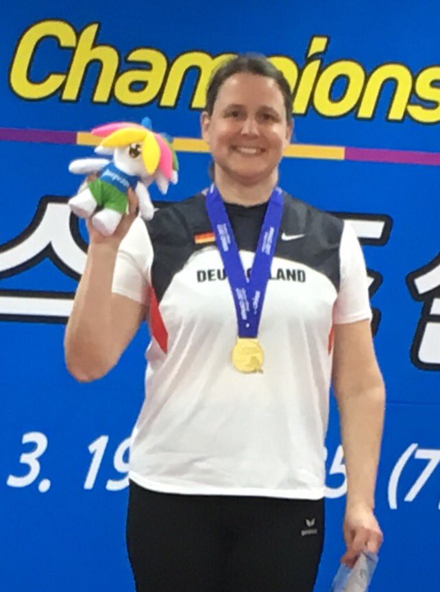 mtg_la's tweet photo. Masters-WM: Gold Diskus W40 für Bettina Schardt, Silber Speer M50 für Leif Timmermann und Silber Ellen Weller W50 mit dem Diskus. #Daegu2017 https://t.co/XamrDM1Dh1
