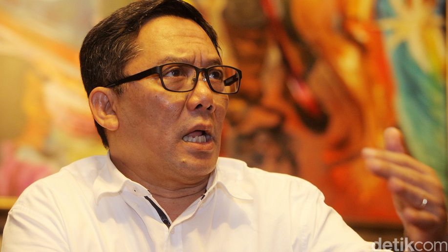 Djarot Pakai Peci, Boy Sadikin: Lebih Pantas Pasangan Nomor 3 detik.id/6BSBWY