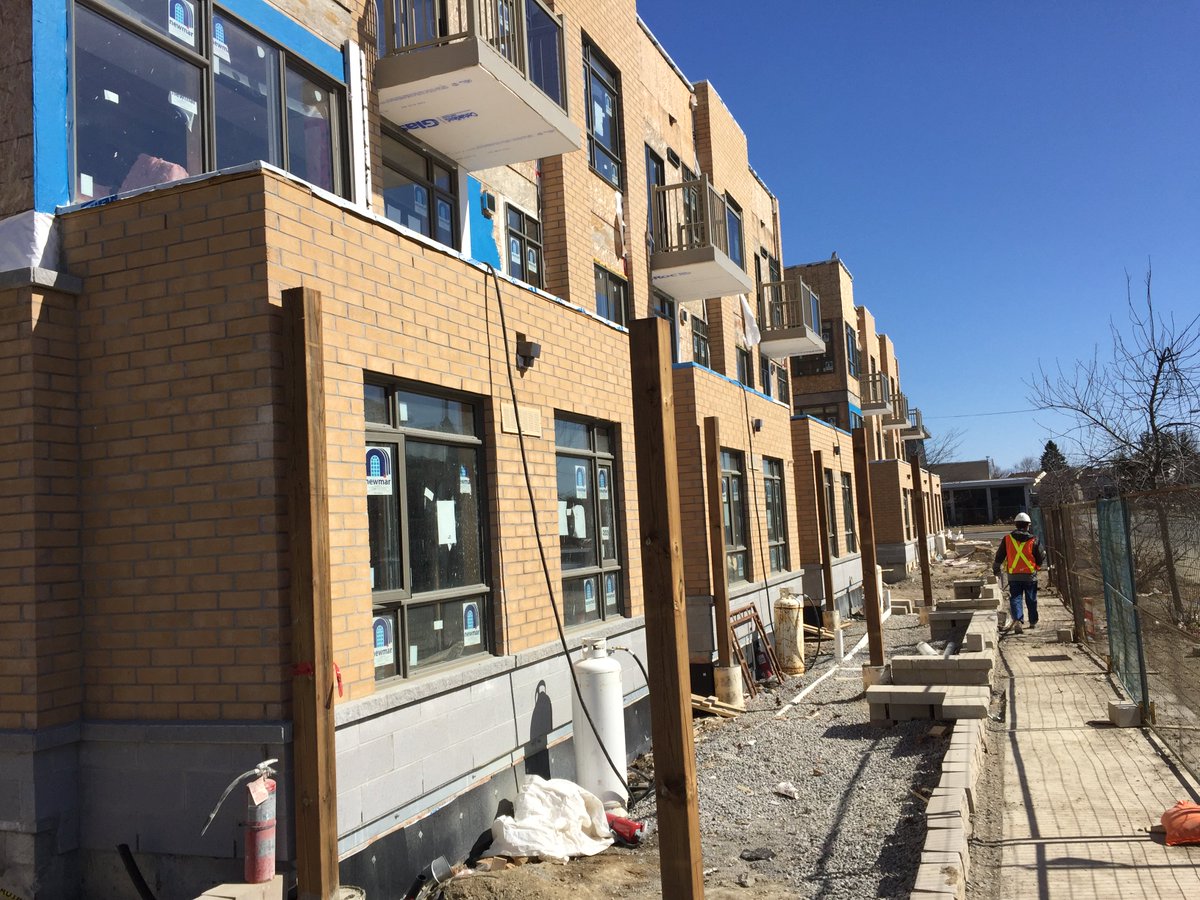 KohnArchitects's tweet photo. TEN88 Progress Stacked Towns are coming along nicely! Masonry work completed in all 3 blocks. @PACEDevelopment @Empire_Living https://t.co/4hjfGlIZXJ