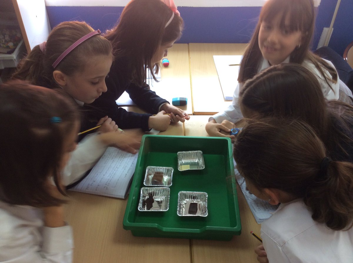 slatham18's tweet photo. #Y4#creativethinking#youngscientists.Why does chocolate melt at different rates?Hypothesize,observe,record,draw conclusions @newton_college https://t.co/CWXYRcAniF
