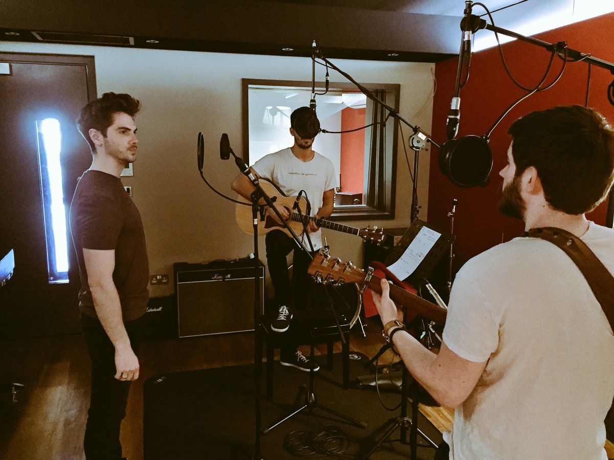 AJGillian's tweet photo. In the studio today with the Mondegreen boyz #mondegreen #london #newmusic #studio @SamFirthMusic @ICMPLondon @TileyardStudios @TileyardEd https://t.co/1IZspFzKSe