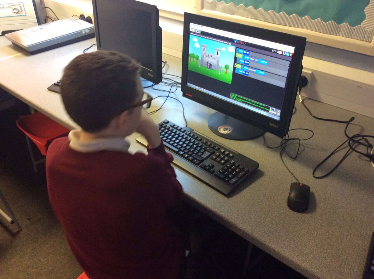 ysgolbroallta's tweet image. #clwbtgch yn defnyddio @purpleMash #2code i ddatblygu sgiliau codio / ict club using purple mash to develop coding skills