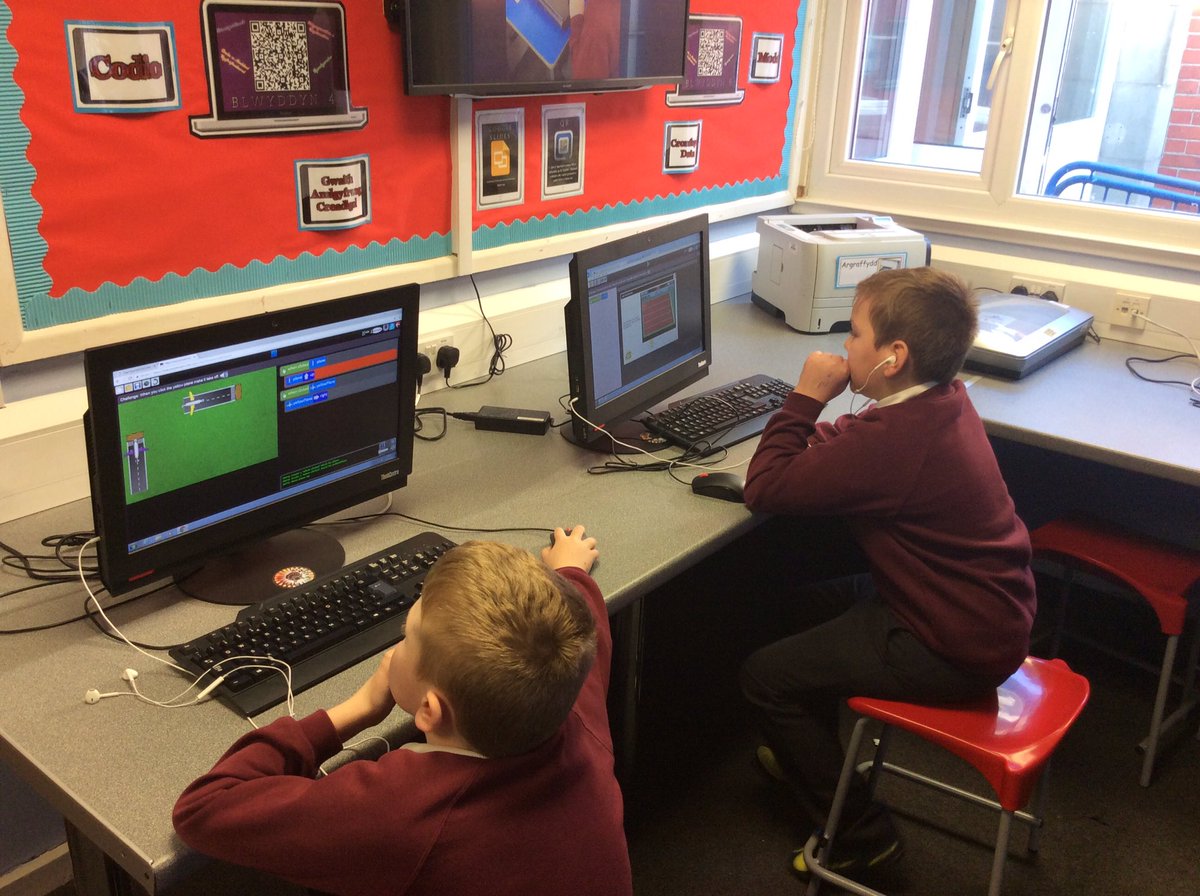 ysgolbroallta's tweet image. #clwbtgch yn defnyddio @purpleMash #2code i ddatblygu sgiliau codio / ict club using purple mash to develop coding skills