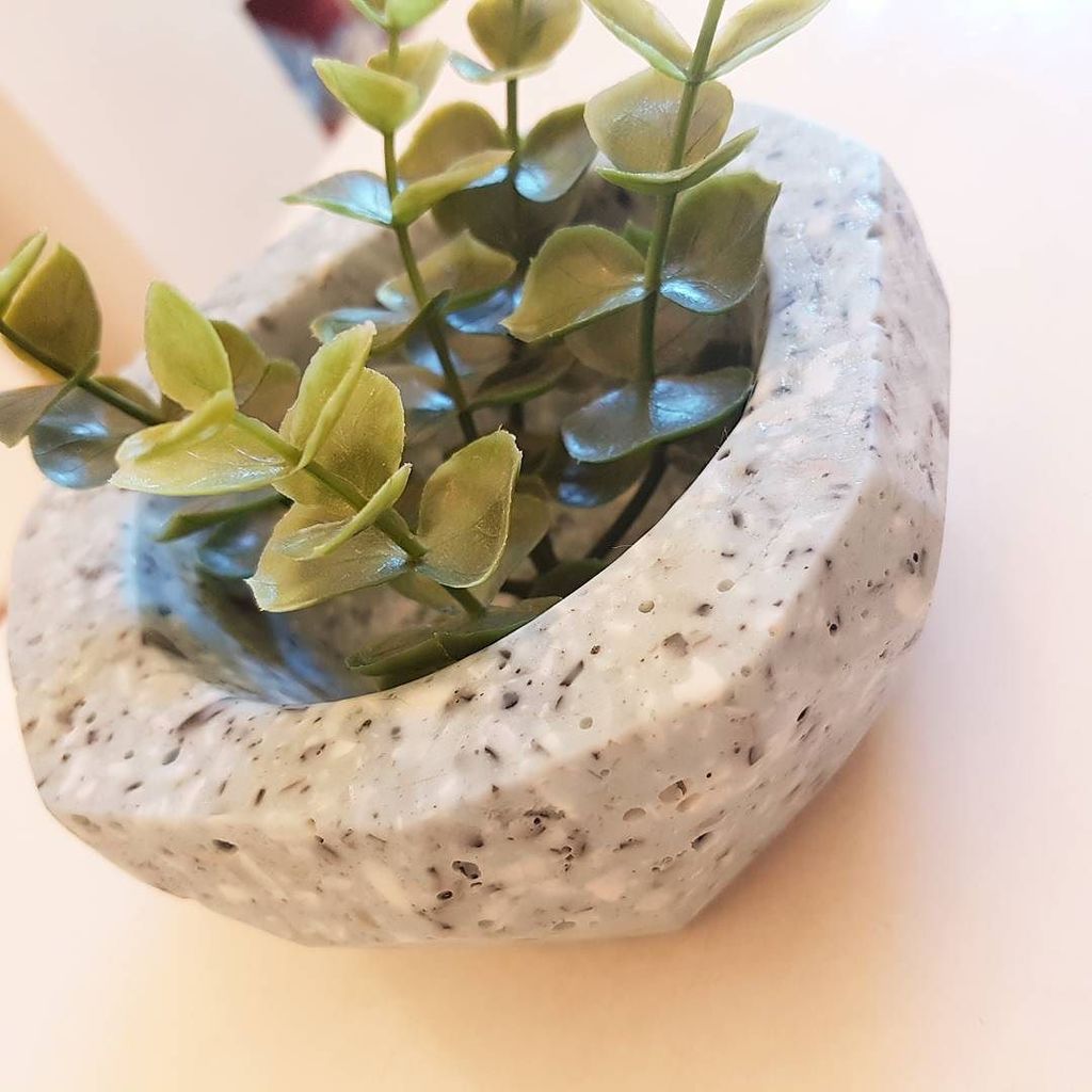 grecaweb's tweet photo. Macetas para decorar tu hogar donde mas te guste ! #Greca #madeindaravi @papastudioco recorda que con tu compra onl… https://t.co/P4hlHEg61S