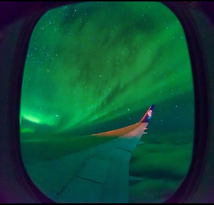 Huge congrats to @iangriffin &amp; crew for making #flighttothelights a reality. <a href="/FlyAirNZ/">Air New Zealand</a> is this the most impressive wing shot ever? #Nextyear