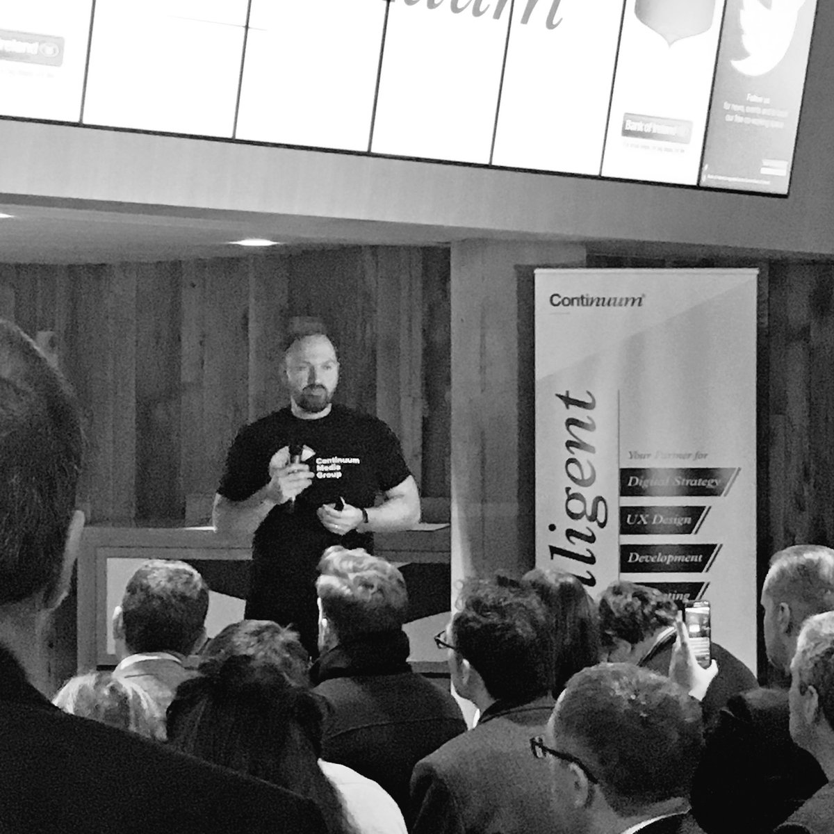 #ContinuumLabs <a href="/colinmeagle/">Colin Meagle</a> of <a href="/ContinuumMGroup/">Continuum Group</a> kicking off this evening's talks #IoT #AI