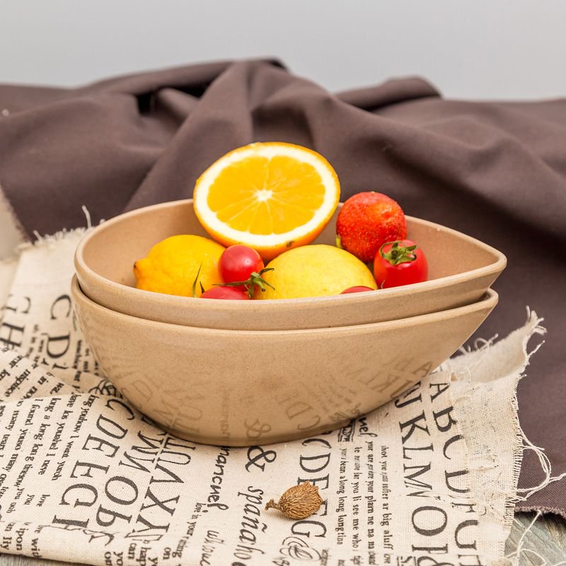 RiceHuskWare's tweet photo. Do you know it could emit a lot toxic thing in a high temperature? The rice husk dinner bowl can't emit nasty chemicals. Feel health to use https://t.co/59OIQUpSCc