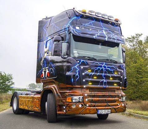 Kleyntrucks's tweet photo. Thunderstruck! https://t.co/WiJgToqPae