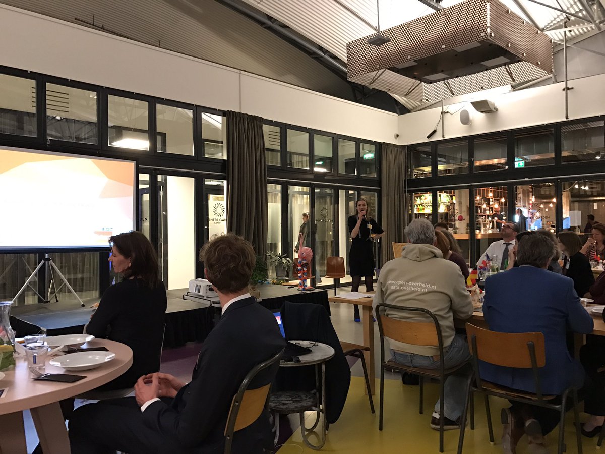 Malon licht toe hoe DGEuropa op basis van de <a href="/DisGoverUs/">DisGover</a>-visie haar netwerk heeft ingezet voor het mogelijk maken van de avond. #DGE