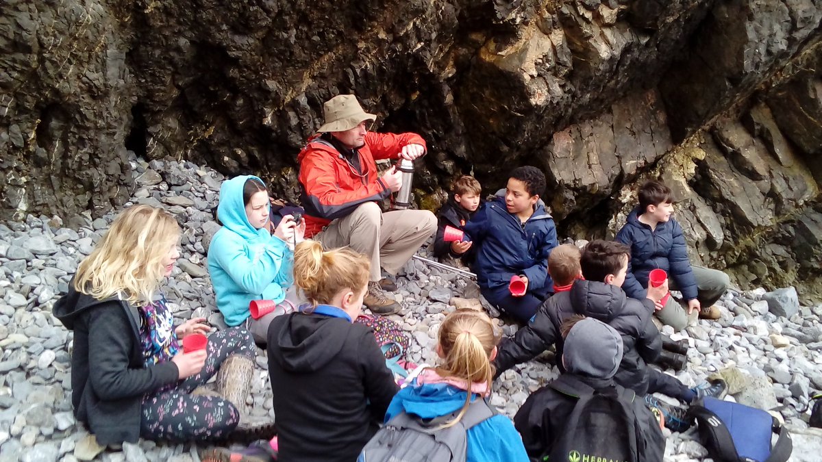 stackpole2017's tweet image. The Blennies spent the morning orienteering along the beautiful Pembrokeshire coast. Their reward - hot chocolate on the beach! ☕