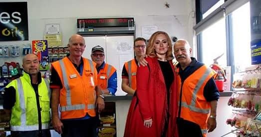 davechapstar's tweet photo. A surprise visit from Adele yesterday 😆 https://t.co/5QGt8zJixt