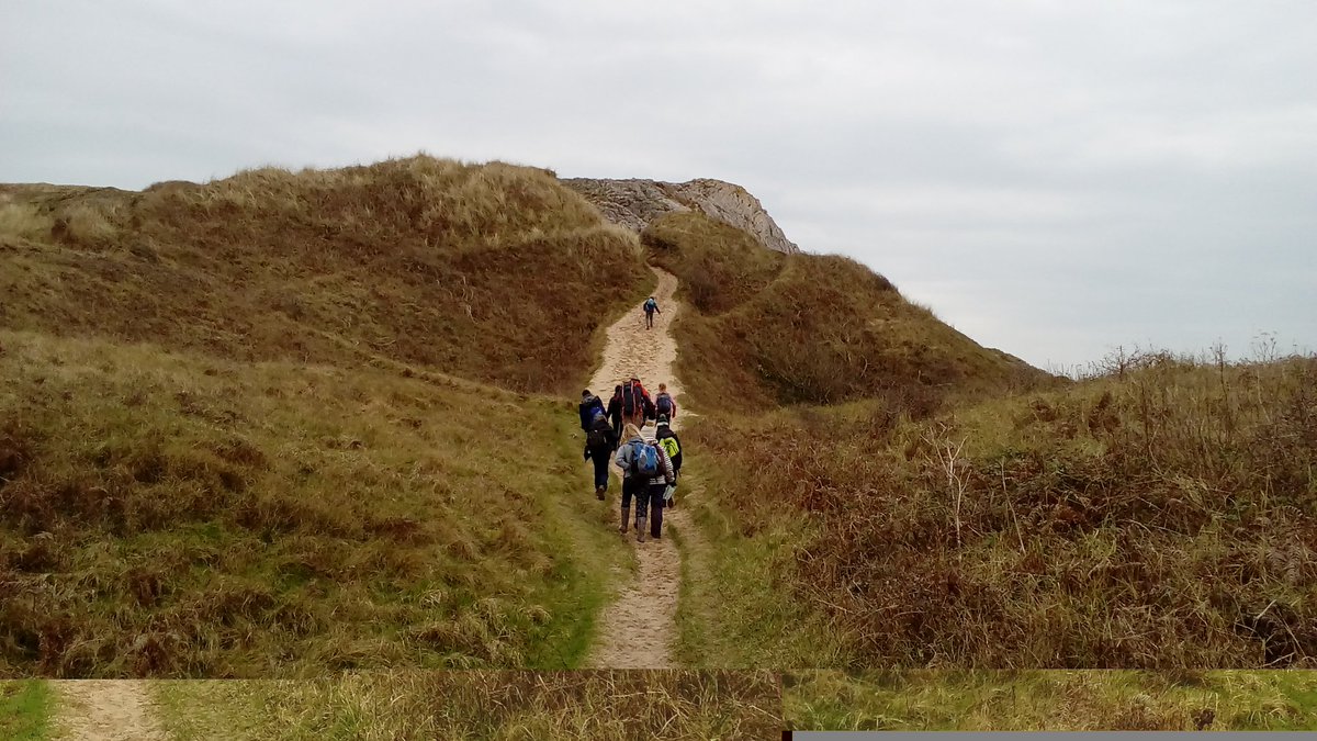 stackpole2017's tweet image. The Blennies spent the morning orienteering along the beautiful Pembrokeshire coast. Their reward - hot chocolate on the beach! ☕