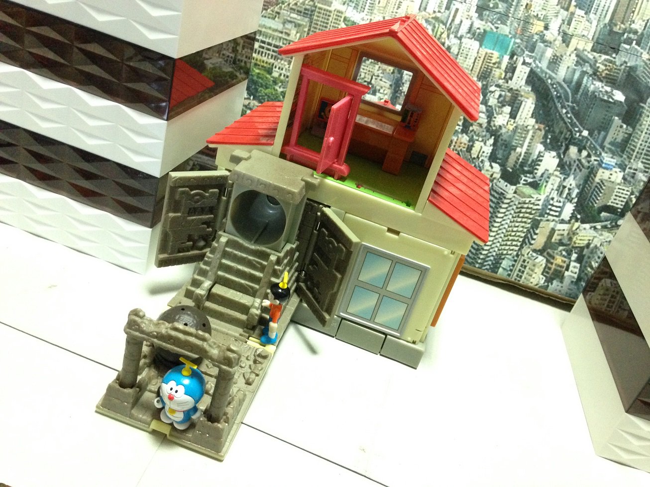 新品未開封】ドラえもん のび太の家 とびだす4つの大冒険 エポック