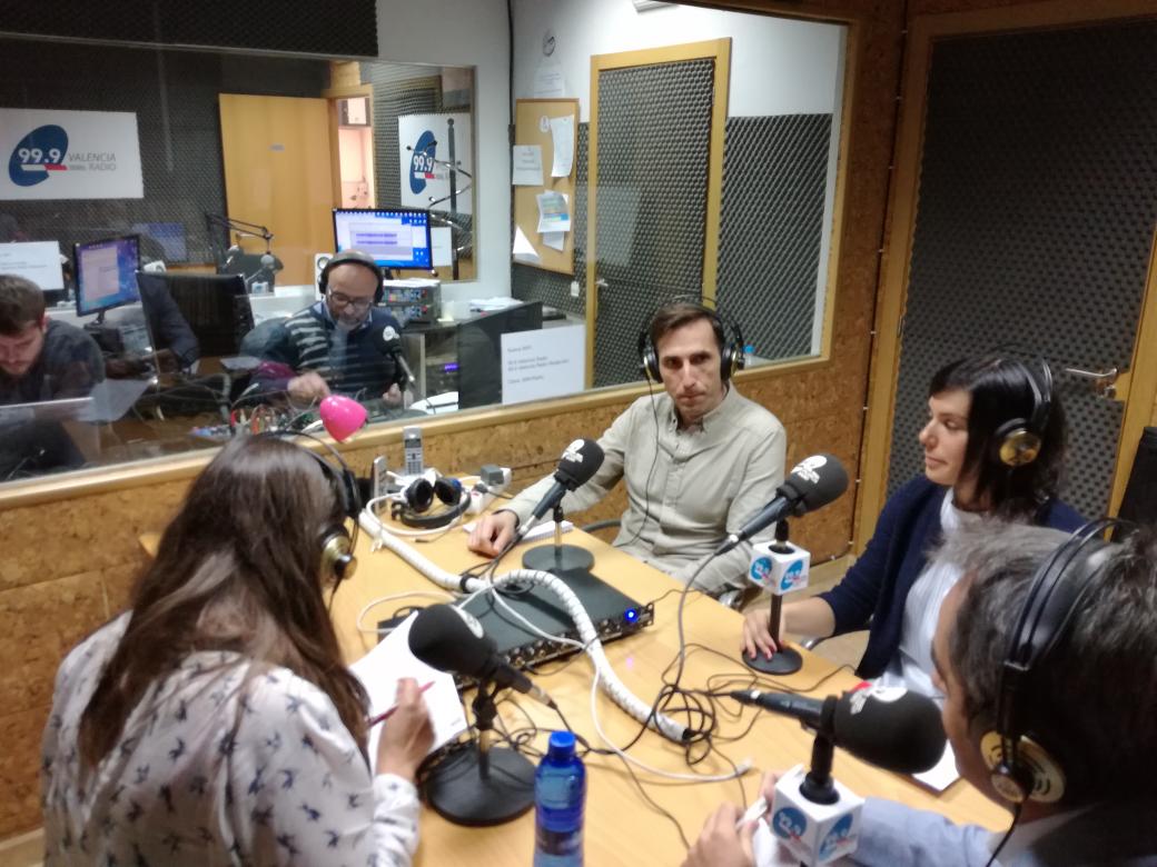 igcamag's tweet photo. @itenergia compartiendo con los amigos de @999vlcRadio sus líneas de trabajo en Movilidad Eléctrica. https://t.co/lA193gDQip