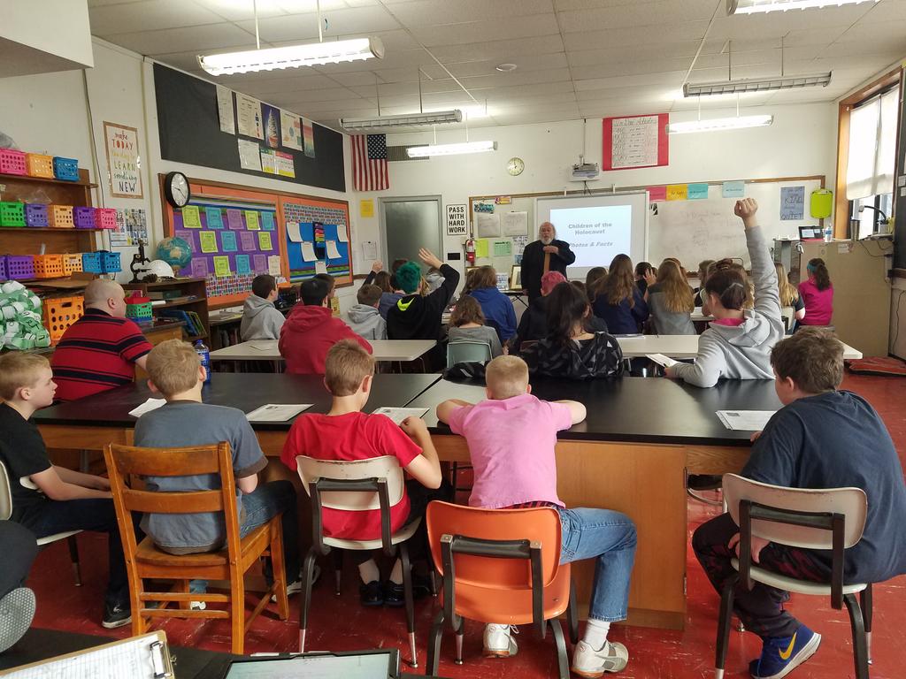 MissDurchholz's tweet photo. This morning we're learning from a UIS professor about the Holocaust.  #GuestSpeaker #ExpertSource #Remember @NHMESD @MsLReads https://t.co/NN4jrFsSkp