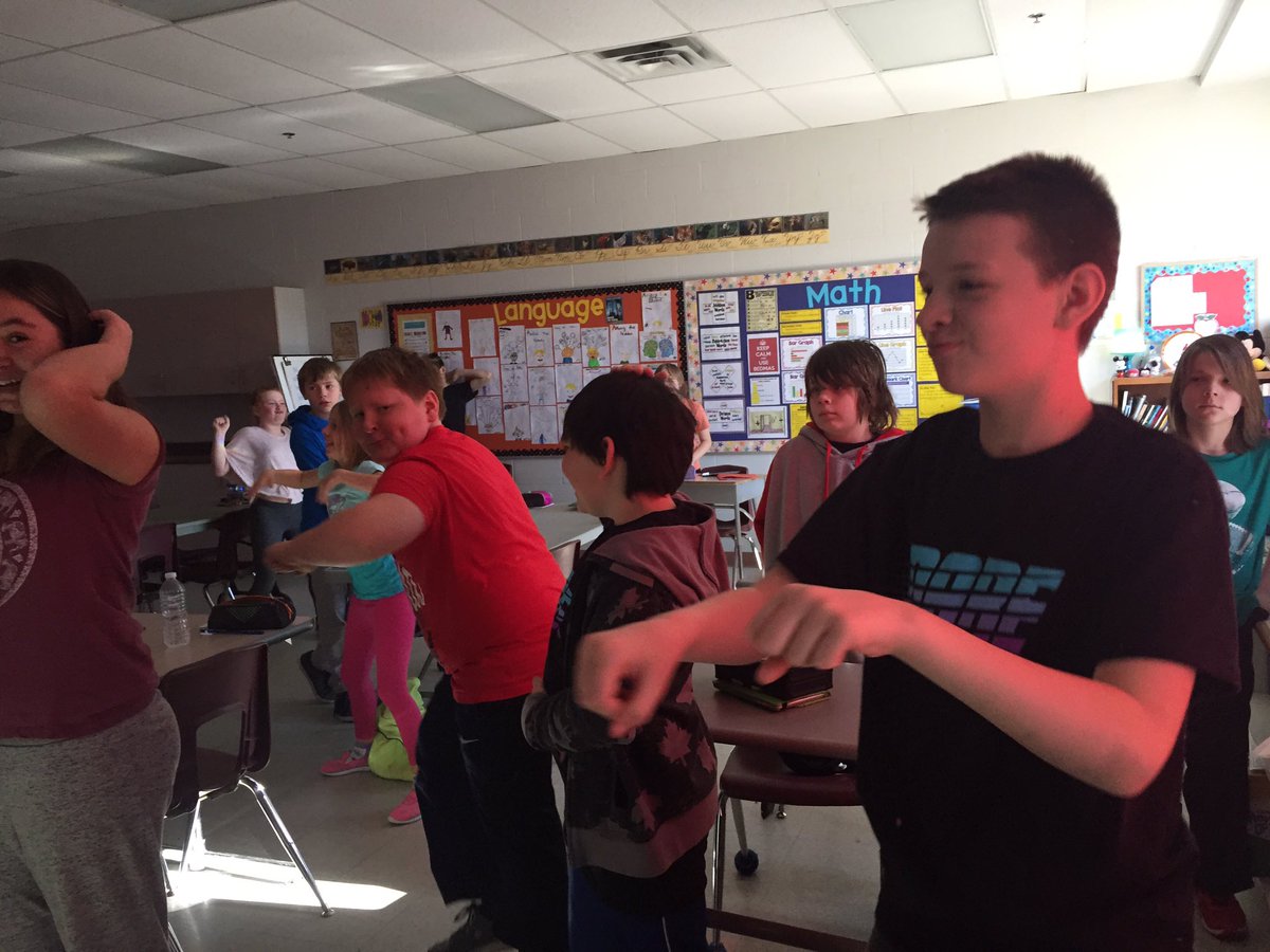 LisaConway17's tweet photo. A little #DPA courtesy of @KooKooKangaRoo @GoNoodle @AJCharbonneauPS #MoveThoseBones #Power4Bones #BoneBuildingDancing #TheseKidsCanGroove https://t.co/nLKpF8Ad4C
