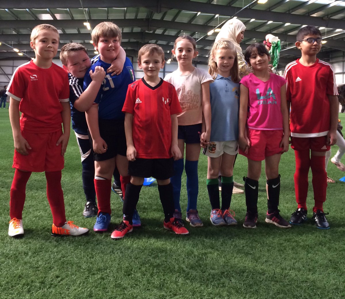 cookie4174's tweet photo. @DafenSchool under 8's at @CamfordFc football tournament ⚽️ https://t.co/H0eH4ZJSp0