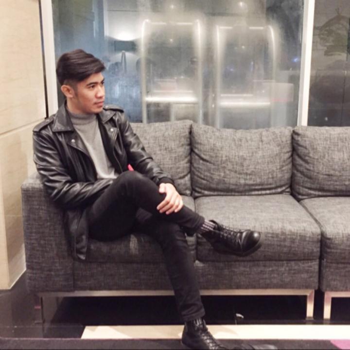 AiYYUBB7's tweet photo. ayo pergi bersamaku > #guy on #BIGOLIVE https://t.co/4HkFwfUtCJ https://t.co/F4Iiy17RWD